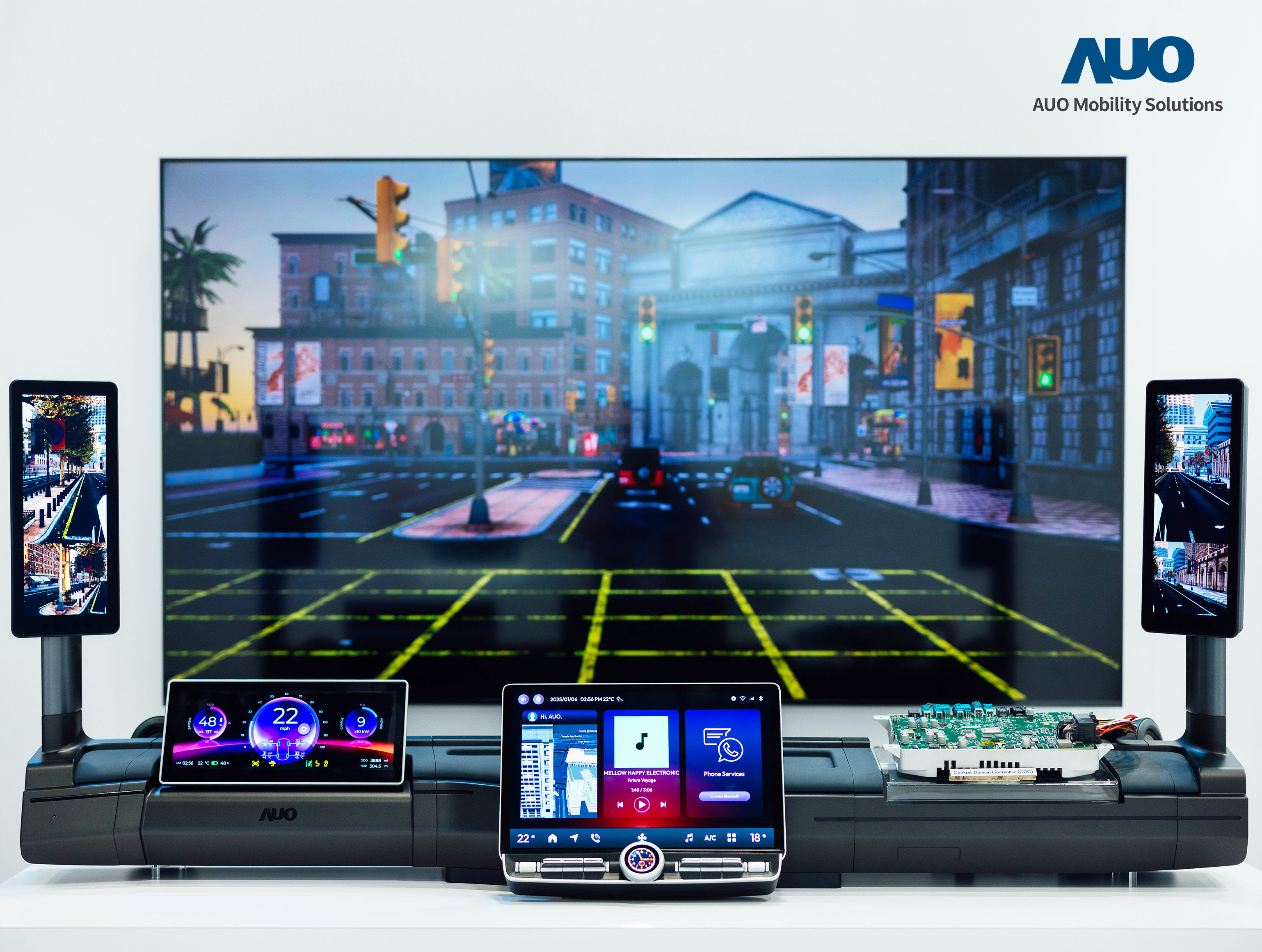 k1体育智慧行动推出智慧座舱域控平台，支持CDC、分区架构并整合AI运算模块，提供智能体感与座舱互动功能，驱动个人化座舱功能全面升级。