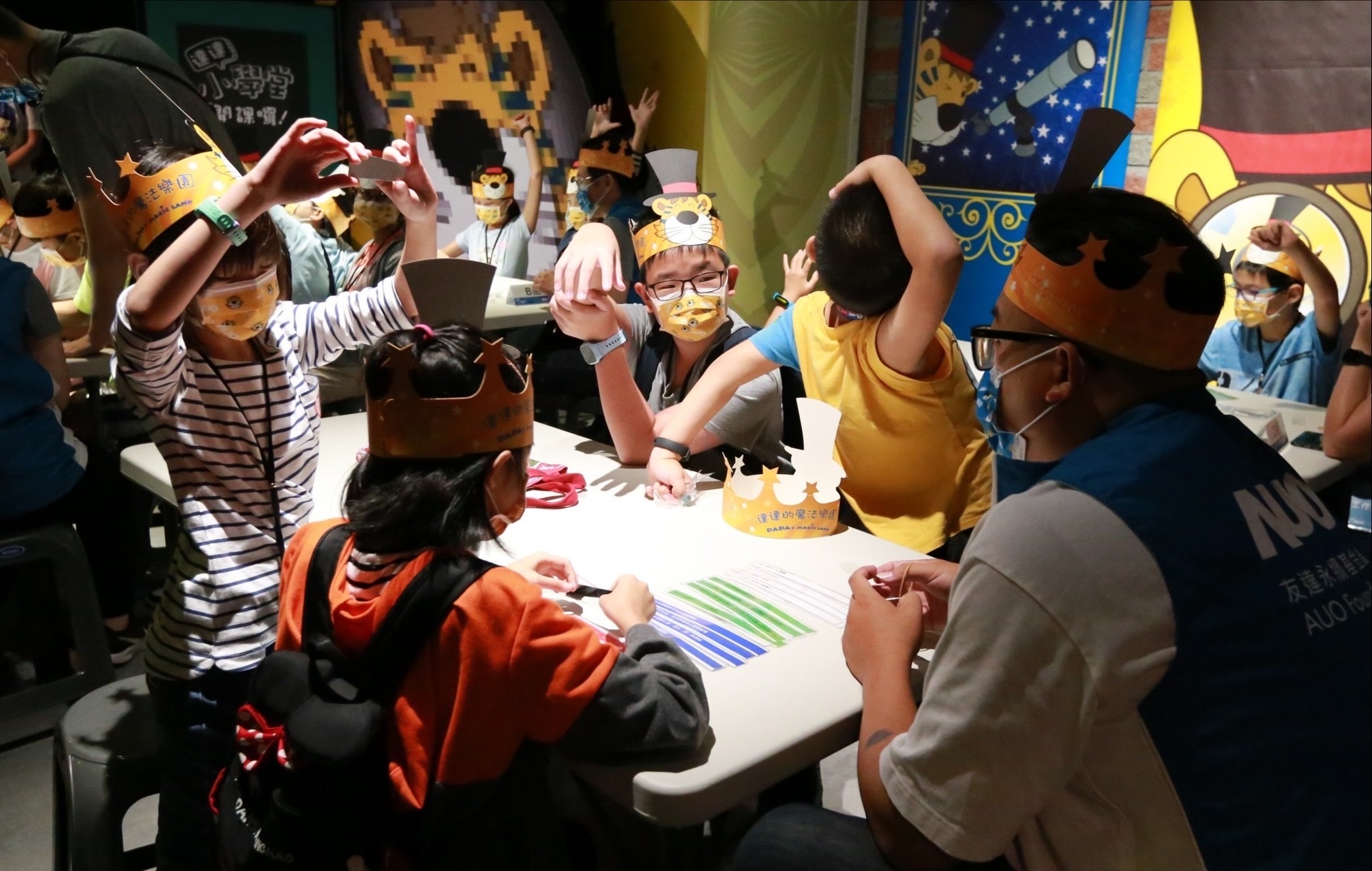 k1体育以永续理念推动全人教育计划，内外结盟储备科普教育人才，荣获亚太永续行动奖社会共融面的金奖肯定