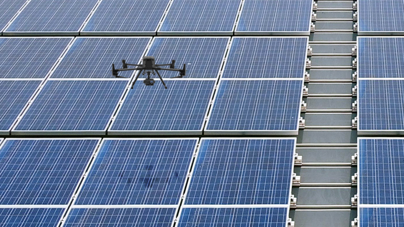 k1体育以无人机搭配IR Sensor热显像技术进行全方面模块健检，有效降低人力成本并提升发电量