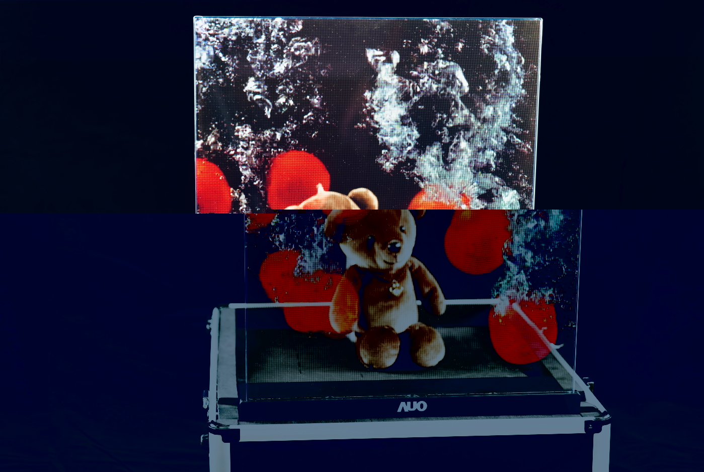 友達領先研發Micro LED透明顯示器，具備高穿透、低繞射、高亮度、可拼接之特性，可應用於智慧移動、智慧零售、商業展示等多元場域