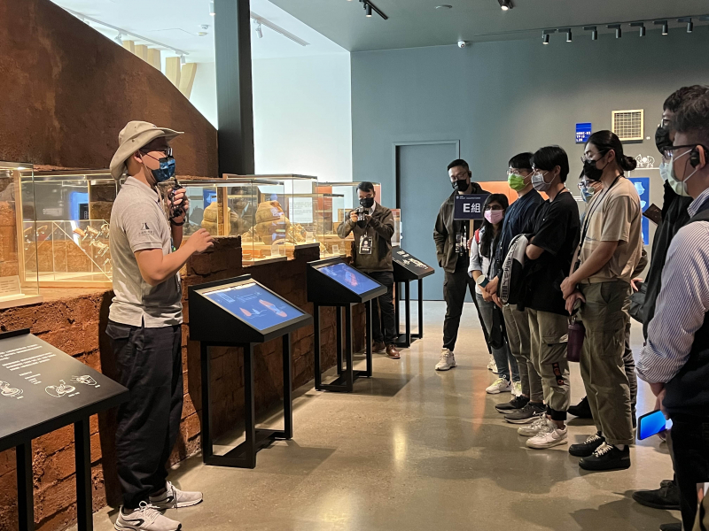 友達招募員工為文化志工，擔任文化館導覽大使，積極推廣文資保存、文史教育