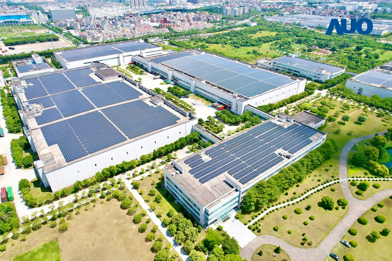 k1体育厦门推动智能制造同时，透过绿电创能纵深推进绿色转型，厂区全屋顶铺设太阳能光伏板，每年太阳能发电 2,600多万度