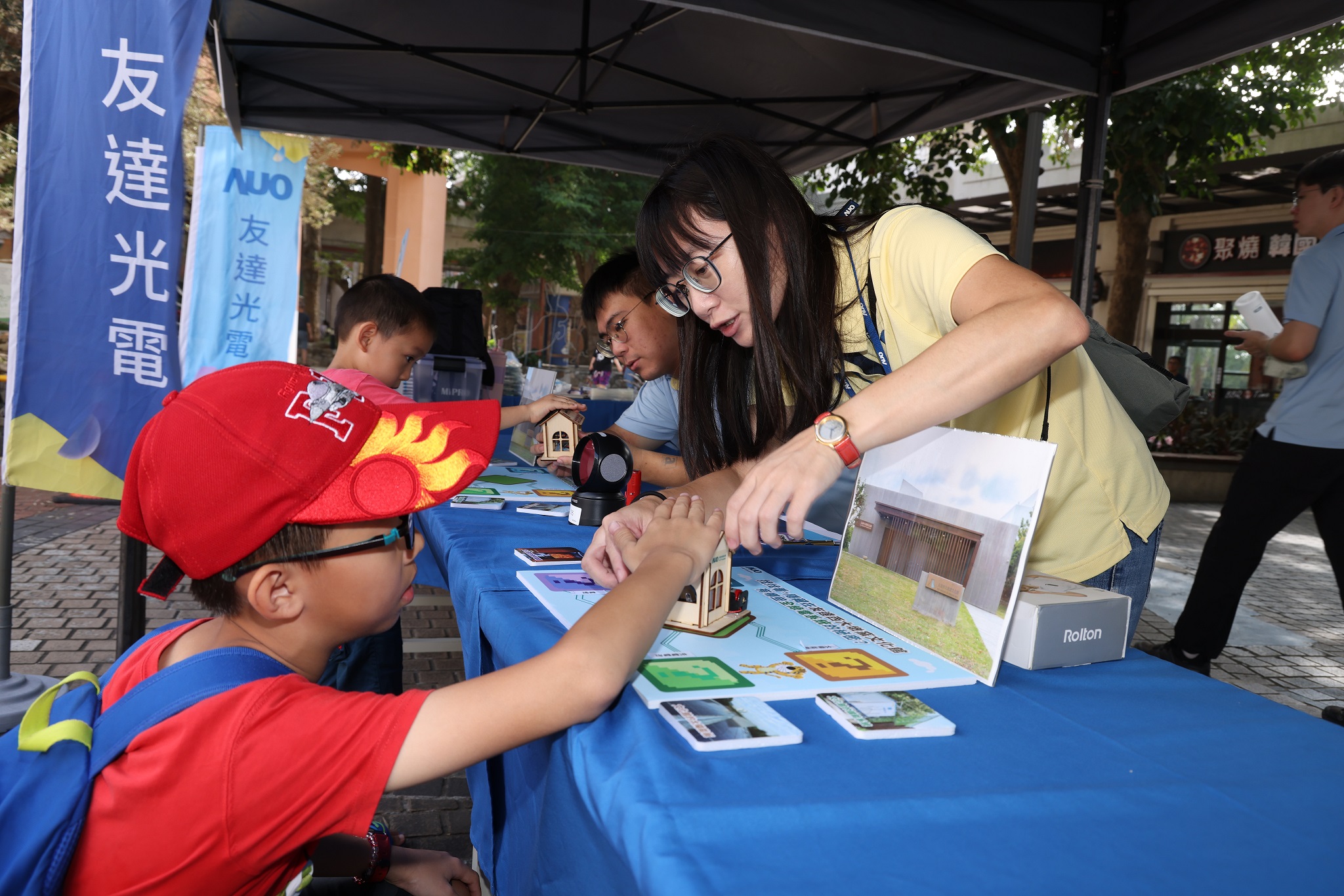 友達投入永續素養教育多年，從自身的環境教育場域走入校園、各式活動現場，合作夥伴亦擴及到NGO、公部門與供應鏈，豐碩成果獲「社會共融領袖獎」