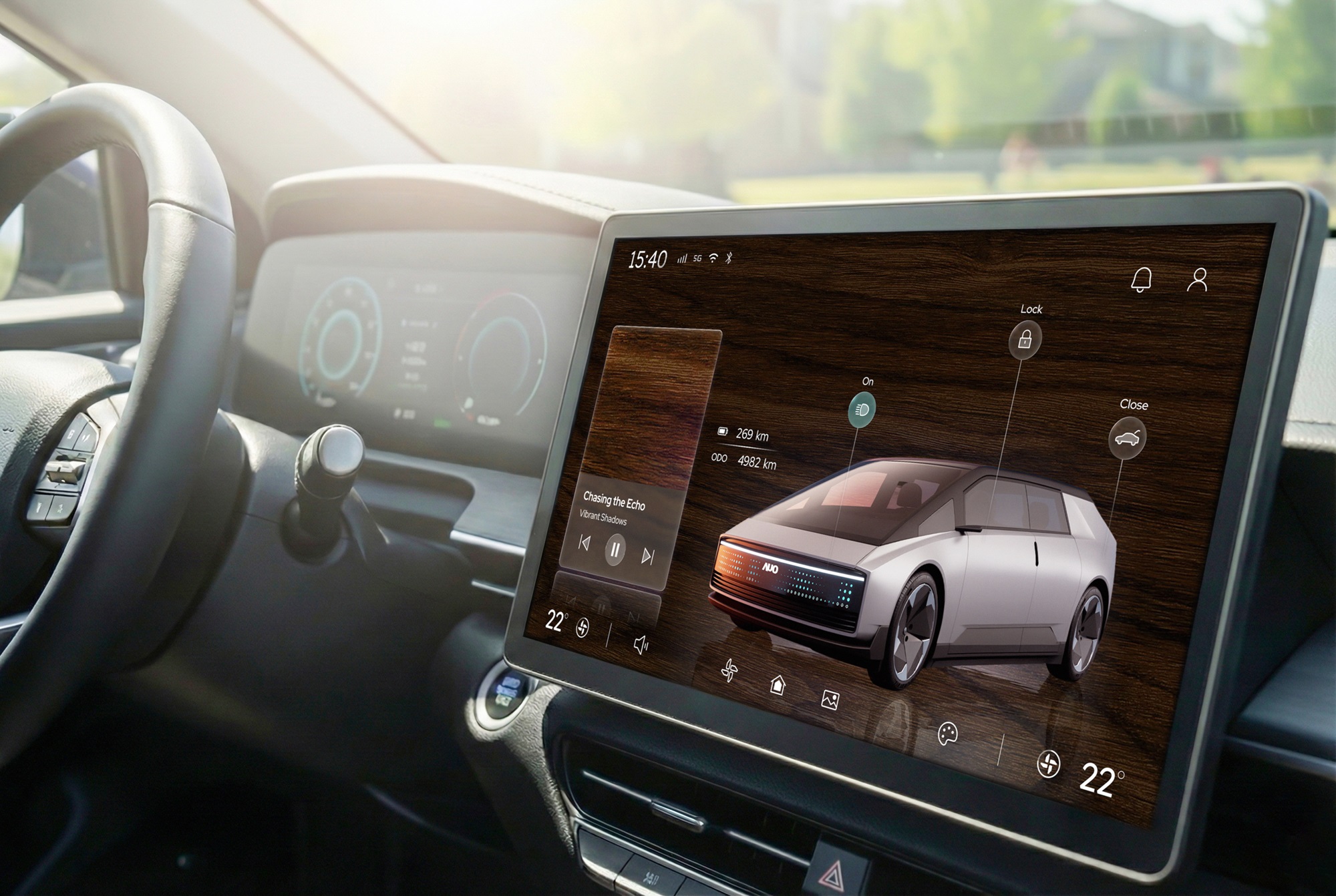 友達光電五度蟬連科睿唯安全球百大創新機構，在顯示科技、智慧移動與垂直場域相關領域布局研發與專利先機。圖為友達在智慧移動領域，將先進顯示技術應用於座艙的駕駛與中控區域